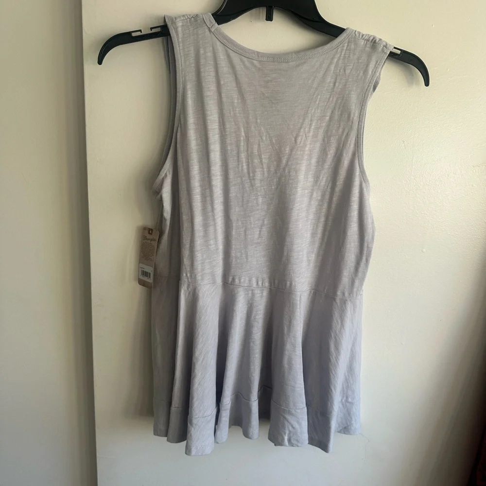 Wrangler Light Gray Ruffle V-Neck Tank Top - Picture 6 of 9